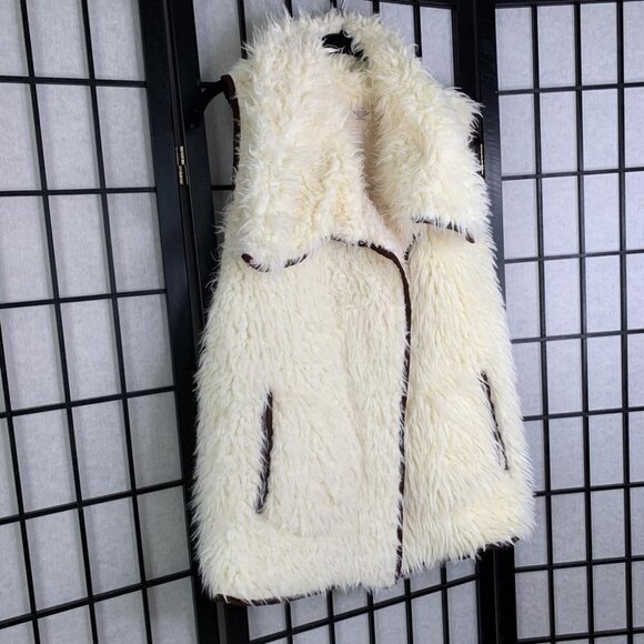 Melrose & Market Sherpa Plush Faux Fur Sleeveless Vest White Small - Picture 5 of 8
